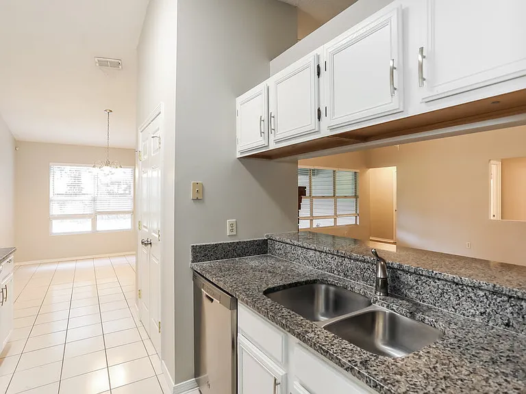 5966 Lazy Meadow Ct — Photo 6