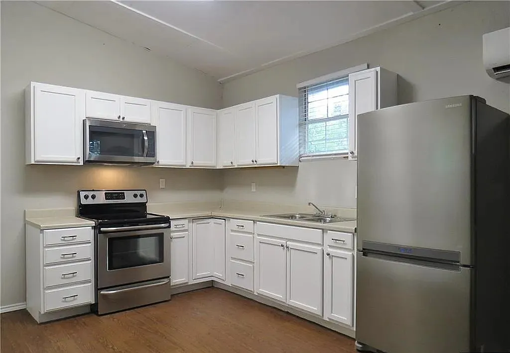333 East Torrey Street - B — Photo 1
