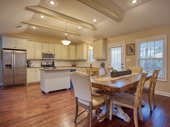 5th image of 844 Water Cress Way