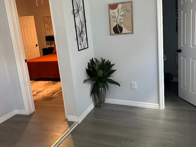 1650 Barber Ln — Photo 2