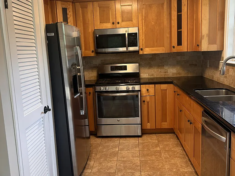 550 Creekwood Xing — Photo 21