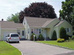 107 Loftus Cir #HOUSE, Bridgeport, CT 06606