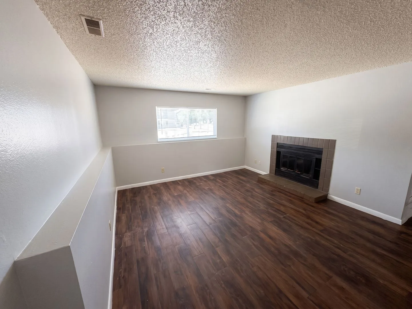 Pikes Pike #4479 | 1 Month Free - 2 Bed / 1 Bath Apartment With Private Entry & W/D In Unit! — Photo 4