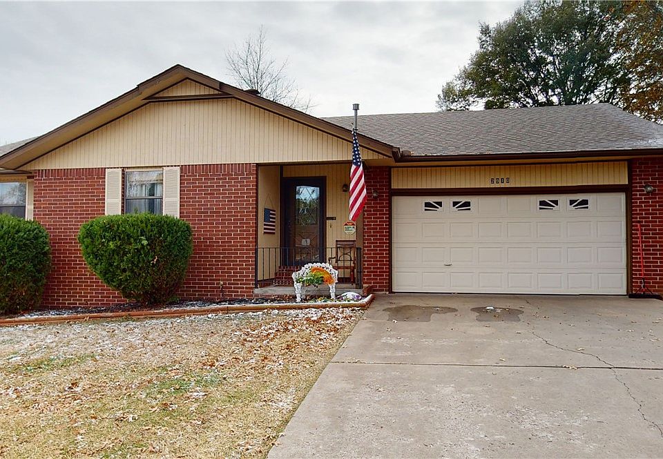 1st image of 2910 Driftwood Ln