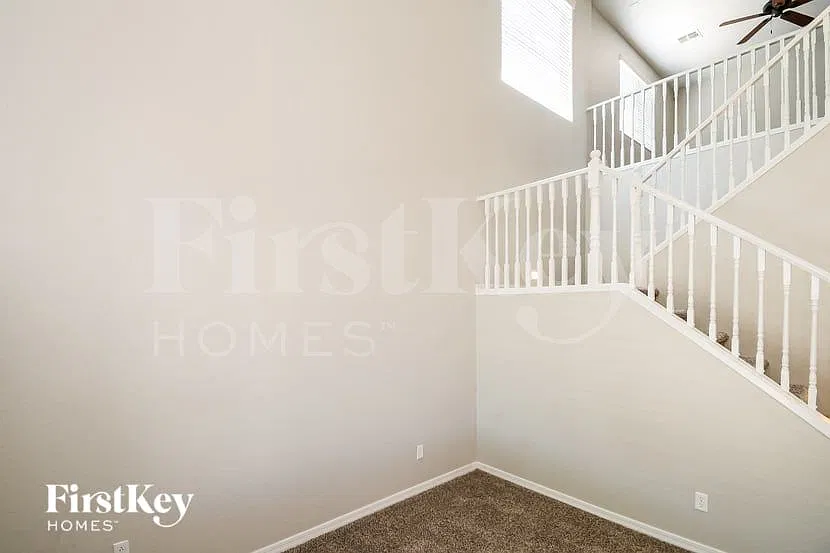 3 bed, 2.5 bath, 2454 sqft, $2,815 — Photo 2