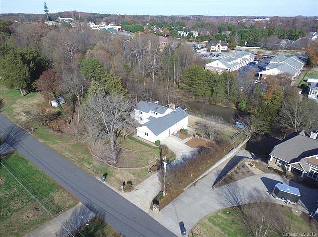 1st image of 272 Elysian Dr