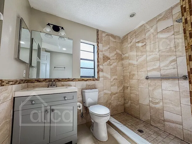 17633 Meadowbridge Dr — Photo 13