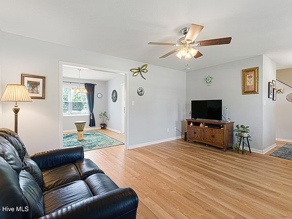 4th image of 146 Quinn Hill Road