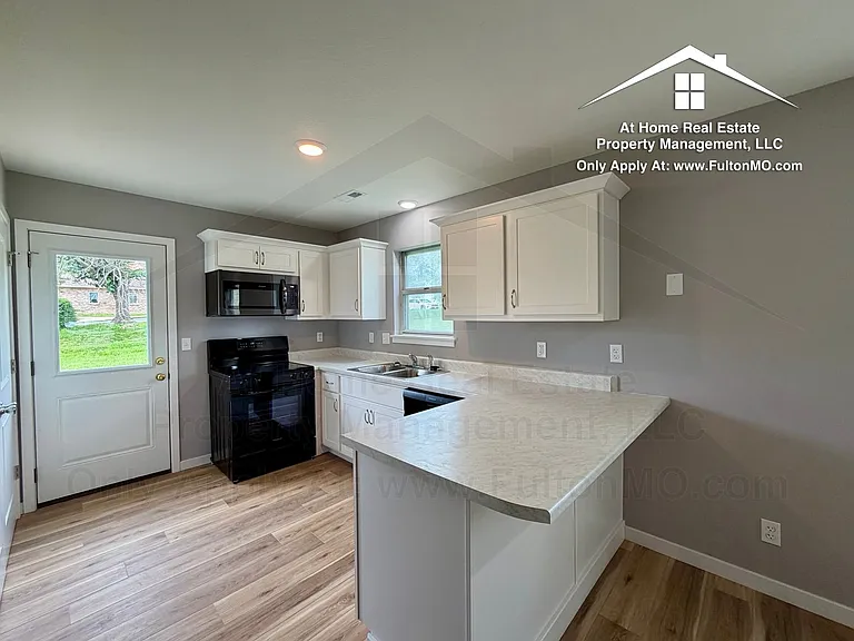 2717 Mayflower Dr — Photo 9