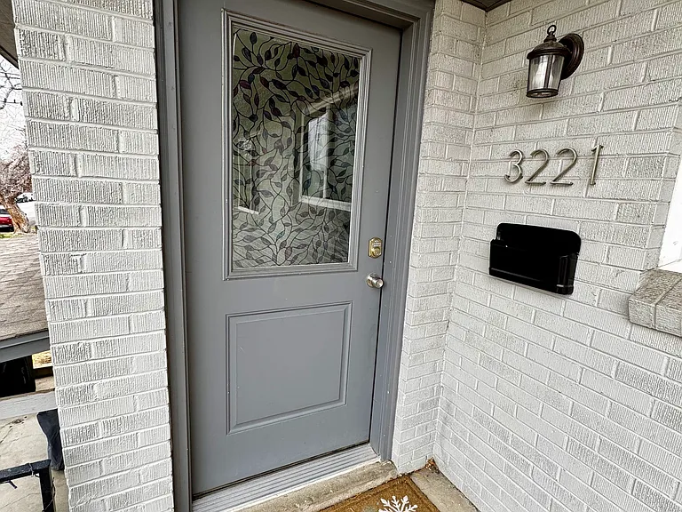 3221 E 33rd Ave — Photo 2