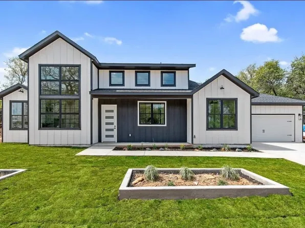 5800 N Lakeside Hills Ct, Granbury, TX 76048