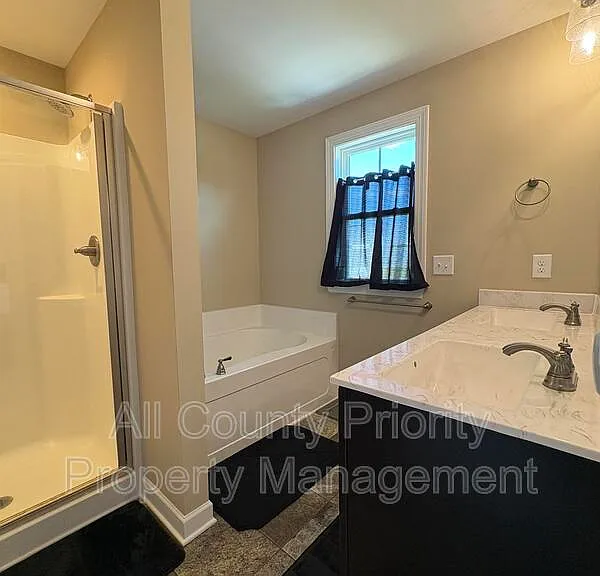 224 Williamson Place Dr — Photo 17