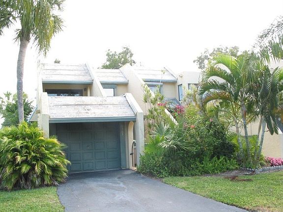 3rd image of 16363 Fern Dr