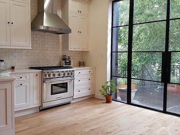 3rd image of 380 Hancock St APT 1