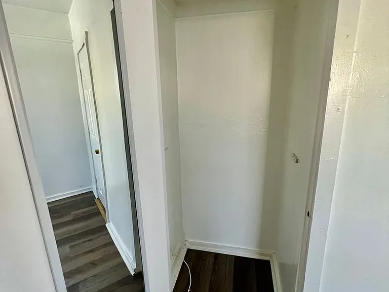 1214 Mitchell St — Photo 14