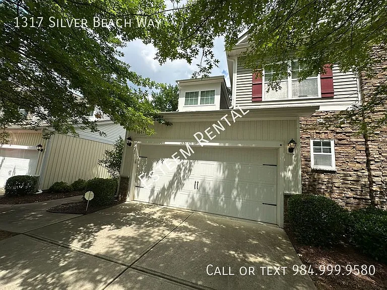 1317 Silver Beach Way — Photo 2