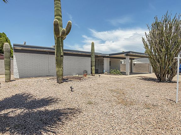 3rd image of 2916 E Corrine Dr