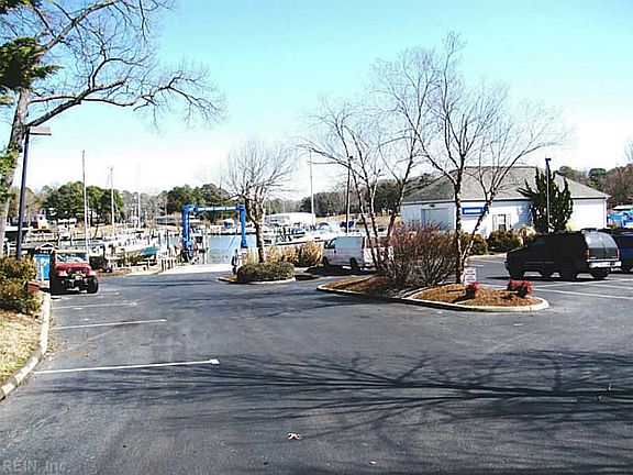 2nd image of 309 Hillside Ter