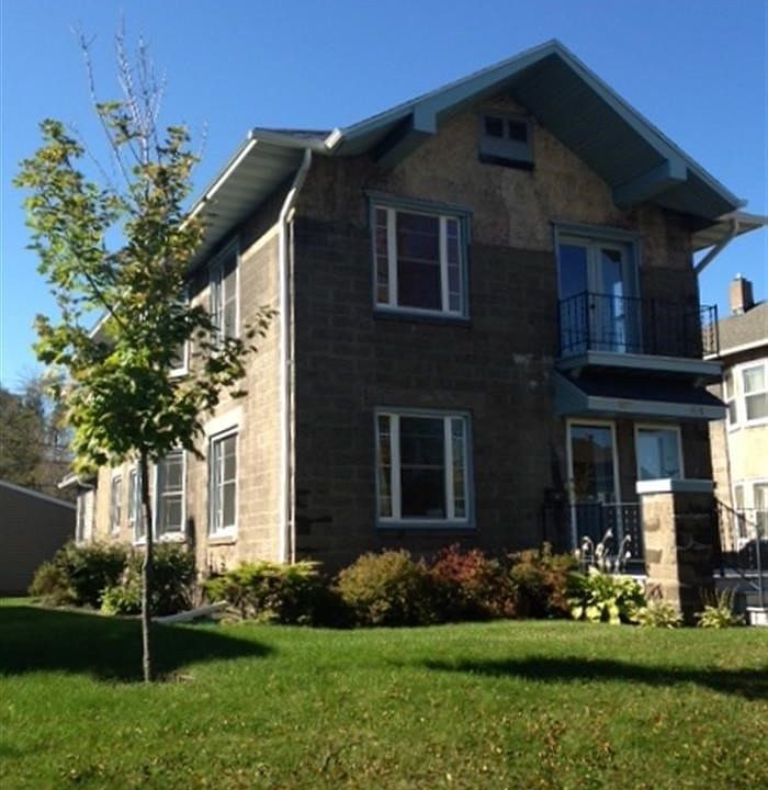 1st image of 985-987 E 88th Ave W