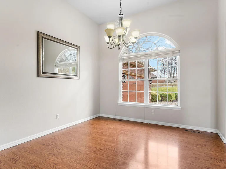 852 Silvercliff Way — Photo 28
