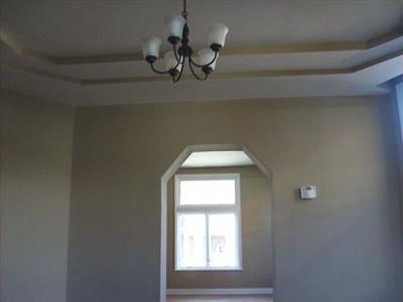 3rd image of 121 W 34th St