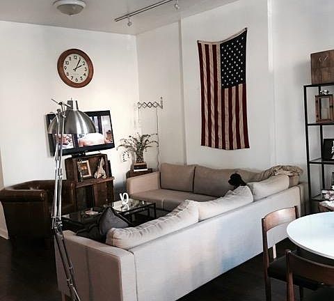 2nd image of 1944 N Wilmot Ave #2