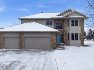 2518 Parkview Dr S, Fargo, ND