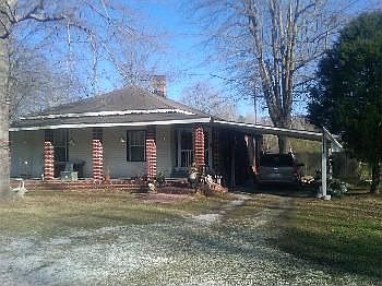 2nd image of 180 Railroad Ln