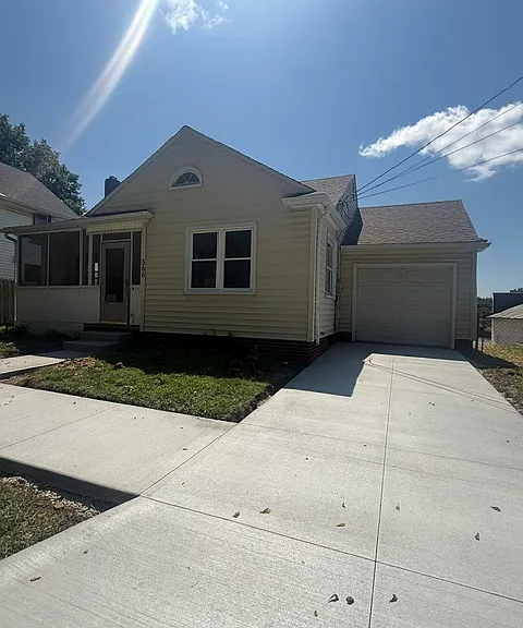 366 W South St — Photo 10
