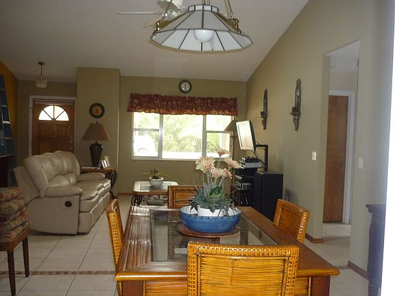 5th image of 10 Burland Pl