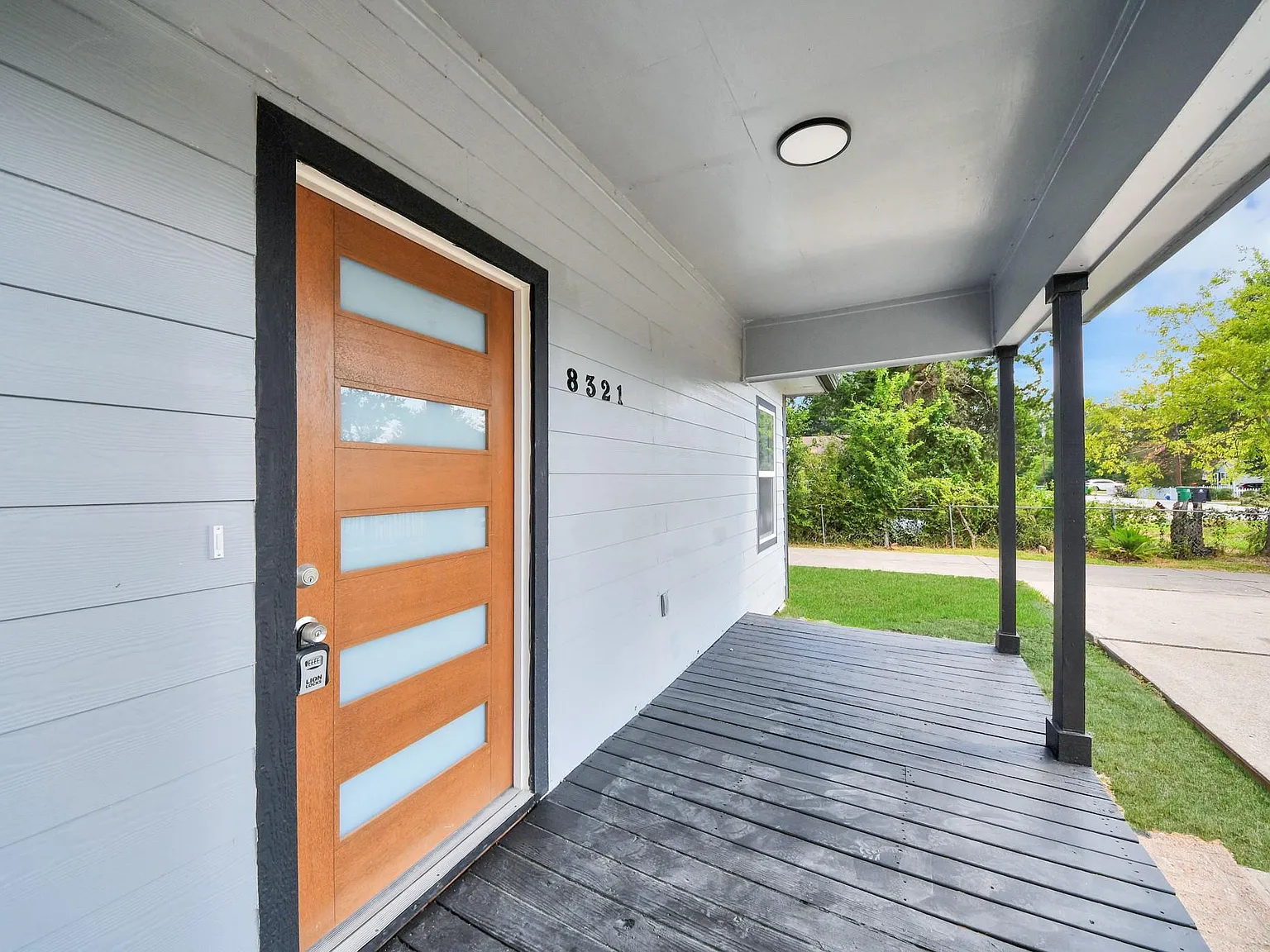 3 bed, 2.0 bath, 1392 sqft, $1,850 — Photo 2