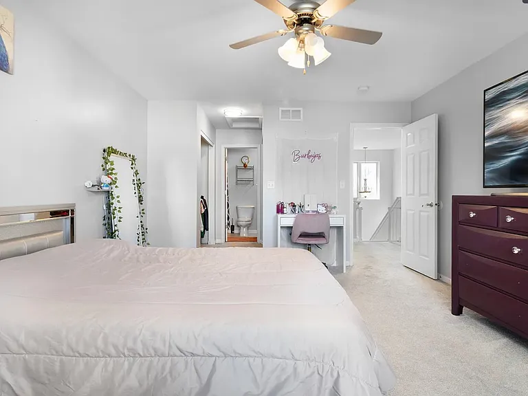 433 Acushnet St — Photo 14