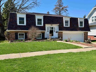208 S Market St, Knoxville, IL, 61448