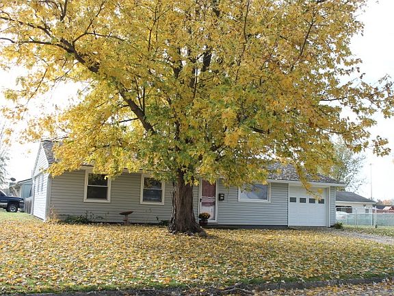 2nd image of 325 Holiday Dr