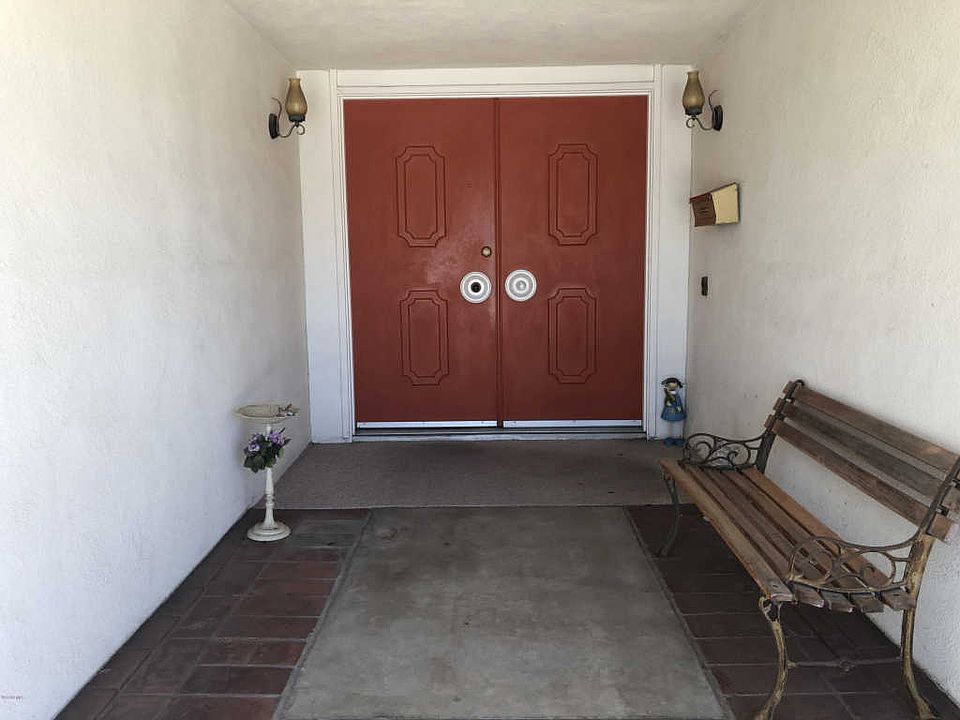 2nd image of 8464 Roswell St