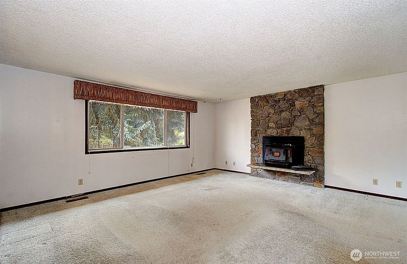 5th image of 402 NW 69th Street