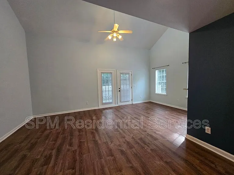 5061 Peachtree Ave — Photo 5