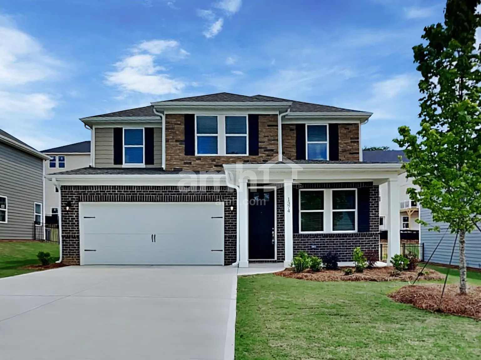 4 bed, 2.5 bath, 2297 sqft, $2,600 — Photo 1