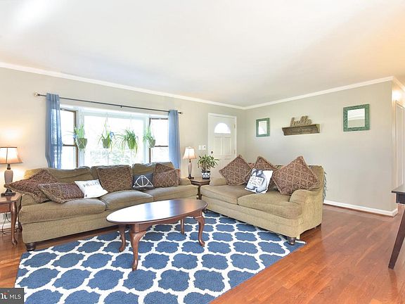 3rd image of 6911 Fern Pl
