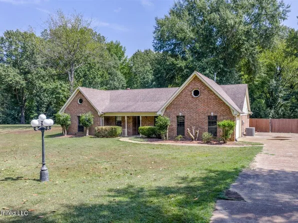 8620 Cedar Lake Dr E, Walls, MS 38680