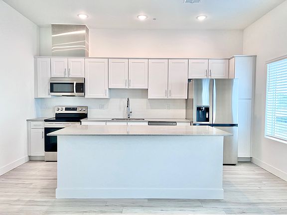 2nd image of 3232 N 37th St #104