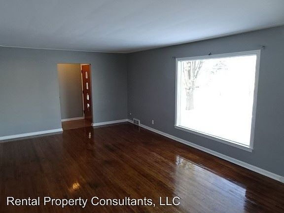 3rd image of 1904 Avondale Dr SE