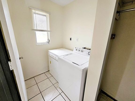 3rd image of 672 Harvey St