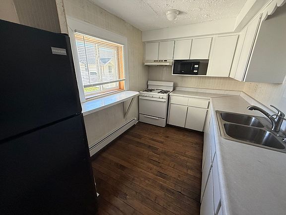 3rd image of 263 S Cass St