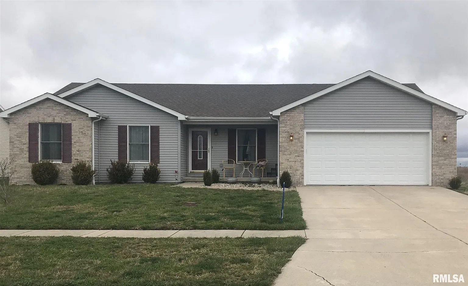 410 Bluestem Dr photo 1