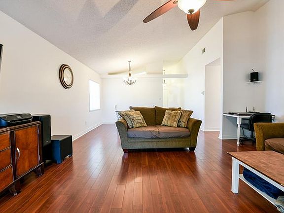 3rd image of 10604 Suntree Ct