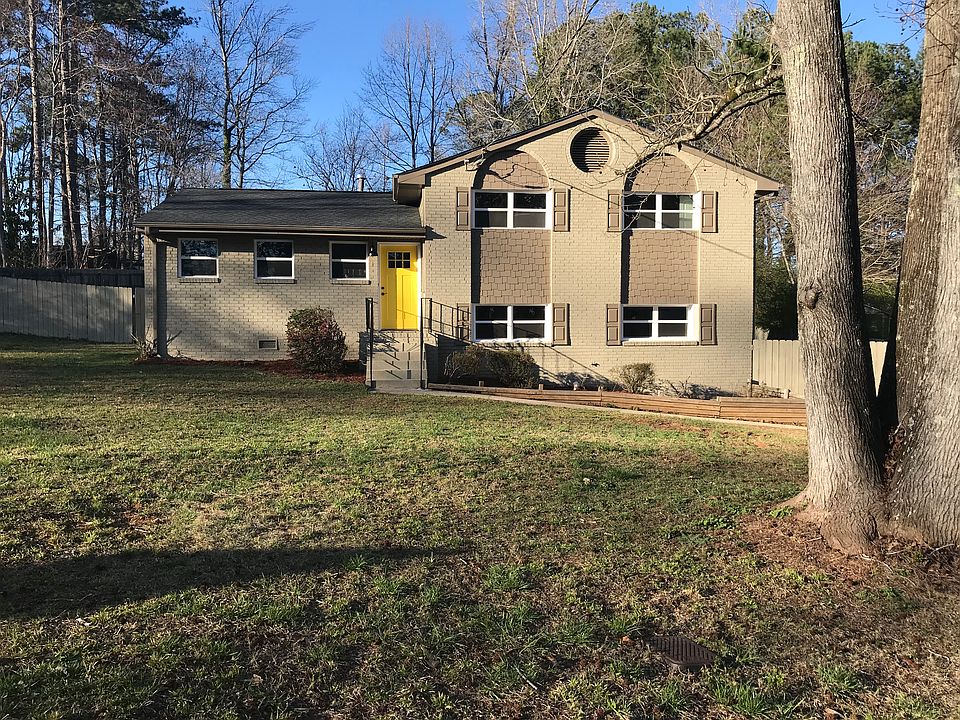 1st image of 689 Village Lane Dr SW