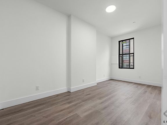 5th image of 900 Rogers Ave #3L