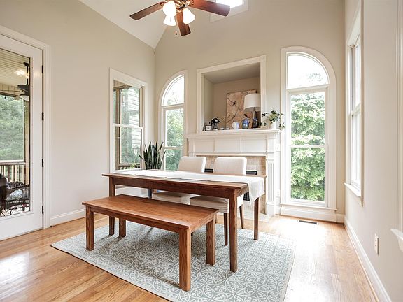 4th image of 112 Creekside Cir