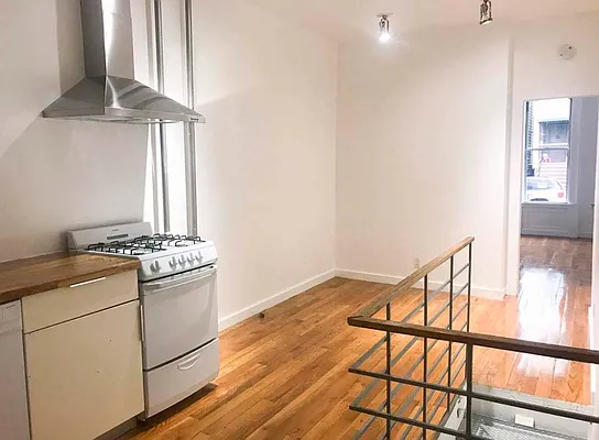 Rented by Ulas Real Estates Inc | media 32